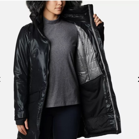 Columbia Jackets & Blazers - COLUMBIA Women's Barrett Spur II Black DoDown Parka